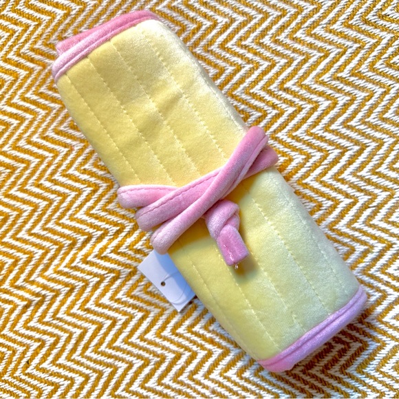 Marc Jacobs Yellow and Pink Jewelry Roll Makeup Travel Organizer accessories - Picture 7 of 7